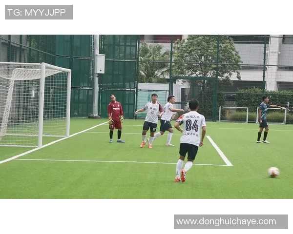 足球明星子女齐聚赛场展现天赋与激情的精彩瞬间